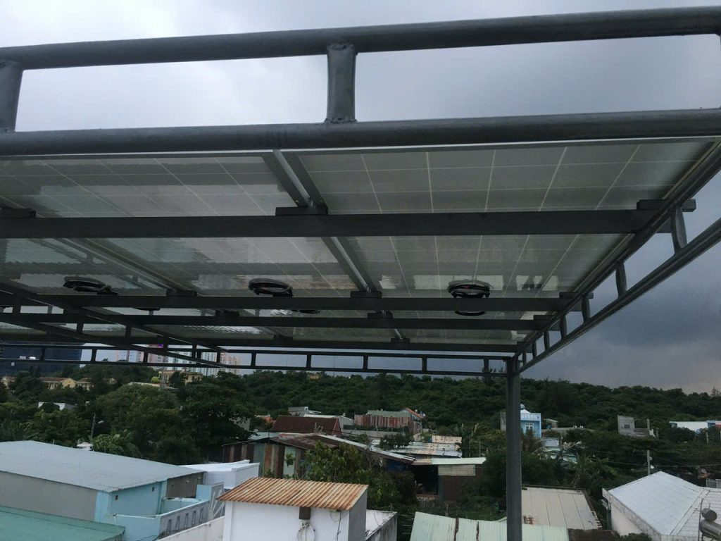 Điện năng lượng mặt trời Đức Thiên Phát thi công phần khung đỡ tấm Pin 