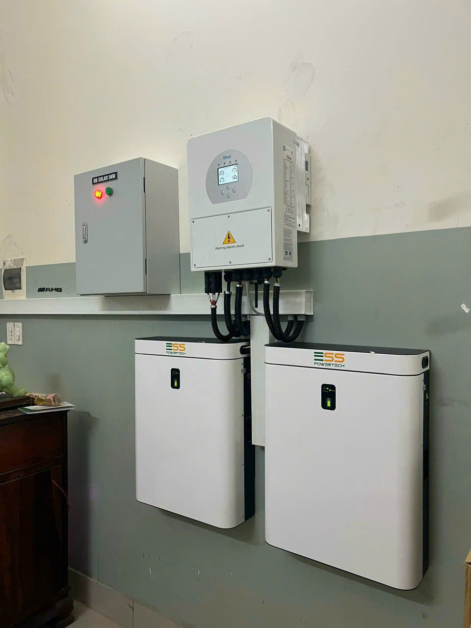 Hình ảnh Hệ bám tải có lưu trữ Inverter Deye 8Kw + Pin lưu trữ 20Kw Solar Đức Thiên Phát Inverter DEYE
